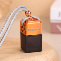 Flacon carré en verre de haute qualité 8 ml avec couvercle en bois, bouchon à vis rose doré, finition mate, étanche, sérigraphie personnalisable, pour parfum