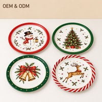 Assiettes de Noël, vaisselle de fête avec motifs Père Noël, sapin de Noël, cloche et rennes pour des dîners festifs