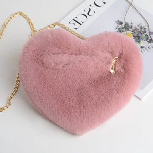 <span class=keywords><strong>Sac</strong></span> à main mignon en fourrure avec chaîne dorée, <span class=keywords><strong>sac</strong></span> à bandoulière en peluche en forme de cœur avec plusieurs options de couleurs - Product Image 1