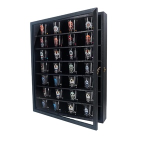 Vitrine murale pour 108 verres à shot avec protection UV – Chêne
