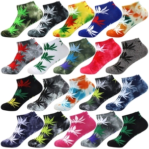 Chaussettes courtes en gros de haute qualité à motif feuille d'érable, épaisses, à séchage <span class=keywords><strong>rapide</strong></span>, florales d'automne, colorées, pour skateboard, hip-hop, couple - Product Image 1