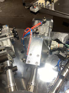 Machine à capuchon <span class=keywords><strong>de</strong></span> colle <span class=keywords><strong>de</strong></span> conception peu encombrante Certification <span class=keywords><strong>de</strong></span> <span class=keywords><strong>conservation</strong></span> d'énergie et <span class=keywords><strong>de</strong></span> protection <span class=keywords><strong>de</strong></span> l'environnement en plastique à contrôle intelligent - Product Image 4