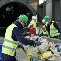Nouvelle conception de table de tri des déchets municipaux, machine de tri manuelle, plateforme de table de tri pour l'usine de recyclage des déchets