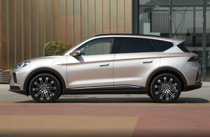 Arcfox Alphard T6 Modello 2025 688MAX 175kW 238 cavalli <span class=keywords><strong>SUV</strong></span> elettrico puro a 5 porte e 5 posti di medie dimensioni - Product Image 4