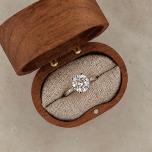 Anillo de Compromiso Clásico Dylam con Moissanita, Plata de Ley 925, Chapado en Oro de 18K, Corte Brillante VVS, Engaste de Puntas, Certificado GRA - Product Image 3