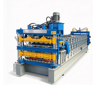 Équipement de formage à froid de panneaux de toiture triple couche à haute efficacité 840/900/800, machine de fabrication de tuiles isolées en mousse de caoutchouc NBR et plastique