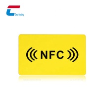 Carte de visite NFC personnalisée avec estampage à chaud or et argent et code QR