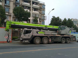 Grúa Móvil Manipuladora ZTC800H5 de Marca China de Primera Calidad, Precio de Grúa de 80 Toneladas con Pluma Telescópica de 5 Secciones en Oferta - Product Image 3