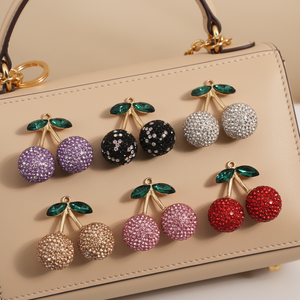 Pendentif porte-clés de Noël en <span class=keywords><strong>argile</strong></span> polymère 3D écologique, motif cerise, avec strass étincelants, pour décoration de sac de fête nuptiale - Product Image 4