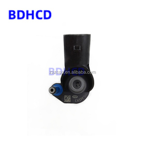 Inyector de combustible diesel piezoeléctrico de los recambios <span class=keywords><strong>autos</strong></span> de BDHCD 0445116017 0445116018 338002F000 0986435420 0445116016 para las piezas del motor de <span class=keywords><strong>Bosch</strong></span> - Product Image 4