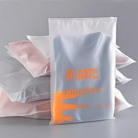 Sacs en plastique givrés résistants à la perforation avec des conceptions uniques pour les vêtements lourds