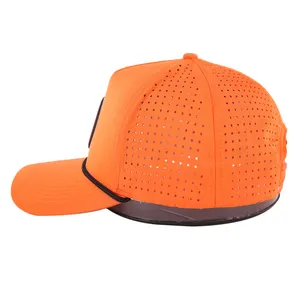 Benutzer definierte 5 Panel Gummi Patch Logo Perforierte Lasers chneidloch gebohrte Baseball mütze Wasserdichte Sport kappe Trucker Hut