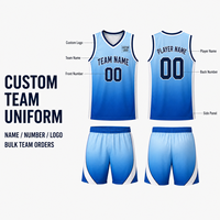 Uniforme de basket-ball pour hommes bleu dégradé personnalisé, ensemble de maillots en maille respirante à col en V pour les compétitions de basket-ball de ligue