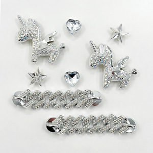 Nouvel ensemble de breloques pour sabots 2026, accessoire de chaussure en chaîne argentée avec <span class=keywords><strong>licorne</strong></span> et diamants. - Product Image 2