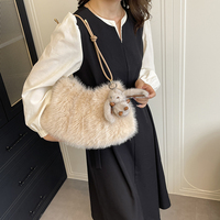 Sac à bandoulière en fausse fourrure pour femme avec cordon de serrage, grande capacité, pendentif lapin en peluche, sac à main bandoulière pour l'automne et l'hiver