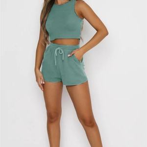 Ensemble décontracté d'été 2025 pour femme : crop top, sweat à capuche et short tricotés, et débardeur pour activités de plein air au printemps - Product Image 3