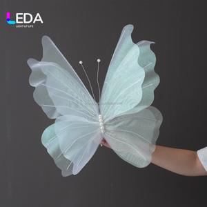 Fondo de Boda y Decoración de Pasillo LEDA con Mariposas Coloridas de Seda Moderna, con Tamaño y Color Personalizados para Eventos - Product Image 5