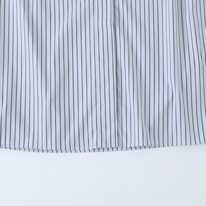 Camisa a Rayas Holgada Personalizada para <span class=keywords><strong>Mujer</strong></span> 2026 con Detalle de Lazo, Blusa con Botones al Frente, Camisas de Diseño Vintage OEM/ODM - Product Image 3