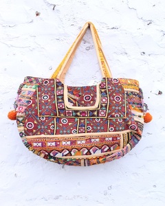 กระเป๋าแฟชั่นสไตล์ชนเผ่าบันจารา งานปะติดปะต่อแบบชนเผ่า ปักลายสวยงาม จุของได้เยอะ เหมาะสำหรับผู้หญิง ใช้ได้ทุกวัน ราคาขายส่ง - Product Image 5