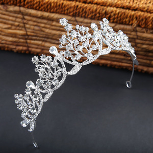Accessoires de cheveux de <span class=keywords><strong>mariage</strong></span> de luxe baroque pour femmes diadème en alliage d'<span class=keywords><strong>or</strong></span> avec diadèmes de couronne de mariée en strass - Product Image 2