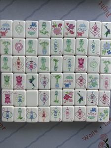 Nouvel ensemble de jeu de Mahjong de luxe pliable et personnalisable en acrylique à 4 couches, durable, écologique, moderne, unisexe, avec motif 160 cartes, léger - Product Image 6