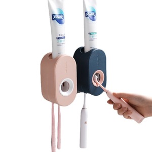Distributeur automatique de <span class=keywords><strong>dentifrice</strong></span>, accessoires de salle de bain mignons avec porte-brosse à dents pour enfants - Product Image 1