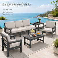 Langlebiges HDPE-Gartenmöbel-Set Outdoor-Sofa mit Breiten Armlehnen, Tiefen Kissen und Beistelltisch