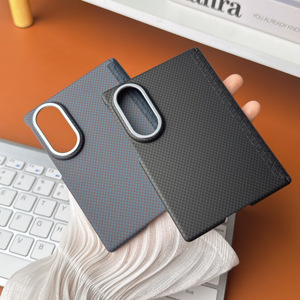 เคสโทรศัพท์ KAOU Slim Light ลายคาร์บอนไฟเบอร์ รองรับการชาร์จไร้สาย สำหรับ Samsung Galaxy Z Fold8 - Product Image 3