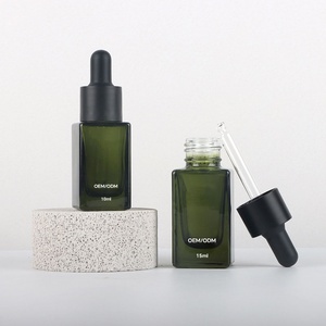 Flacone Contagocce in Vetro Quadrato <span class=keywords><strong>Verde</strong></span> da 5ml 10ml 15ml 30ml per Oli Essenziali <span class=keywords><strong>e</strong></span> Sieri per la Cura della Pelle con Testa in Gomma Nera, Disponibile all'Ingrosso - Product Image 1