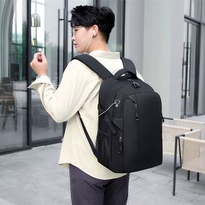 Sac à dos multifonctionnel de voyage en gros, en PU et Oxford, imperméable, grande capacité, sac à dos d'affaires avec port de charge USB - Product Image 2