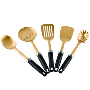 Ensemble de 5 outils de cuisine en acier inoxydable de qualité supérieure de couleur or et design classique - Product Image 1