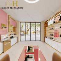 Vitrine de présentation de cosmétiques LED personnalisée pour boutique de soins de la peau et maquillage