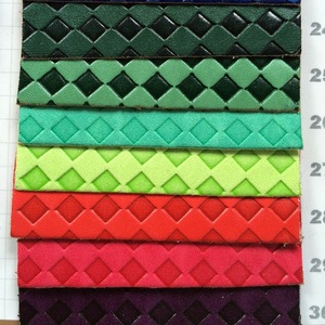 Material de Cuero Sintético de Primera Calidad con Patrón de Diamantes Grabado en Relieve para Zapatos de Doble Cara - Product Image 3