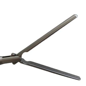 Instrumen Laparoskopi Bedah Pegangan Baja Tahan Karat 10mm yang Dapat Digunakan Kembali, <span class=keywords><strong>Forceps</strong></span> Penjepit Rahang Panjang - Product Image 1