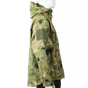 Jaket Kulit Hiu Berkerudung dengan Lapisan Fleece Termal, Pola Blur Hijau Daun, Pakaian Luar untuk Berburu - Product Image 4