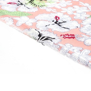 De alta calidad de encargo de la moda tejido de rayón China flor colorida Challis <span class=keywords><strong>tela</strong></span> para el vestido - Product Image 2