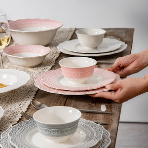 Service de vaisselle en céramique 2025 en dentelle française, bord floral en relief, bordure dorée, comprenant bol à soupe et bol à riz, kit de tasses pour la maison et la restauration, vente en gros - Product Image 2
