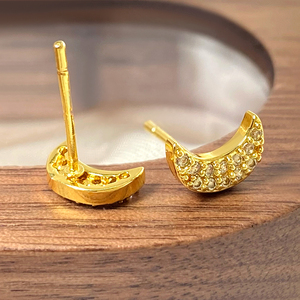 Pendientes Pequeños con Forma de Luna, Chapados en Oro de 18k, con Circonita Cúbica, Minimalistas, para Mujer, Venta al Por Mayor - Product Image 6