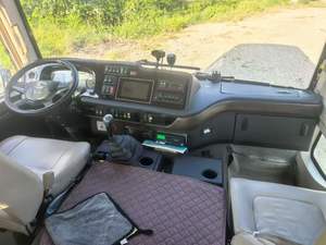 Autobús de Transporte Empresarial King Long Usado de 17 Asientos, Año 2020, Piso de Madera de Alta Gama, Transmisión Manual Diésel, para Uso Corporativo - Product Image 5