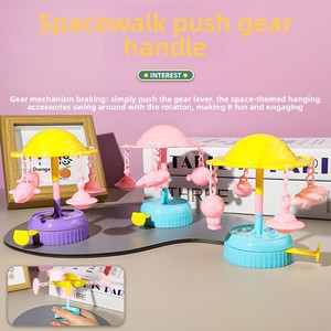 Carrusel de plástico de mano del tamaño de la <span class=keywords><strong>palma</strong></span> de la mano, operado con monedas, tipo noria, juguete infantil para puestos callejeros - Product Image 4