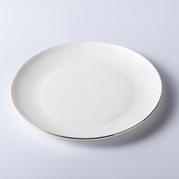 Assiettes plates en porcelaine fine blanche peintes à la main, 7,25 et 8,25 pouces, avec logo, prix de gros, pour hôtels et mariages, finition dorée