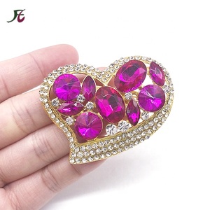 Accessori per gioielli per signora di moda all'ingrosso 2021 fatti a mano in lega d'oro rosso strass cuore spilla di san valentino - Product Image 2