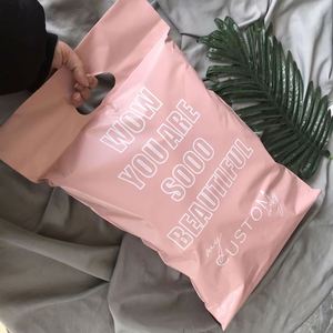 Enveloppe de courrier en plastique avec logo personnalisé rose, emballage de prospectus, emballage en plastique, sac d'expédition en plastique avec poignée - Product Image 3