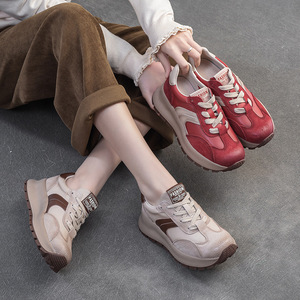 Nouvelles baskets décontractées à semelle épaisse et couleurs assorties, style 2026, pour femmes de petite taille, idéales pour la marche urbaine. - Product Image 2