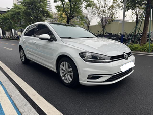 Auto Usado de Bajo Kilometraje, Volkswagen <span class=keywords><strong>Golf</strong></span> 2018 230TSI, Edición Comfort Automática, Auto de <span class=keywords><strong>Segunda</strong></span> <span class=keywords><strong>Mano</strong></span>, Hatchback Compacto, Excelente - Product Image 3