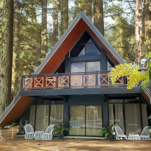 Maison <span class=keywords><strong>de</strong></span> glamping modulaire préfabriquée mobile en forme <span class=keywords><strong>de</strong></span> triangle à assembler facilement avec 2 chambres pour le camping en plein air, en acier durable - Product Image 1