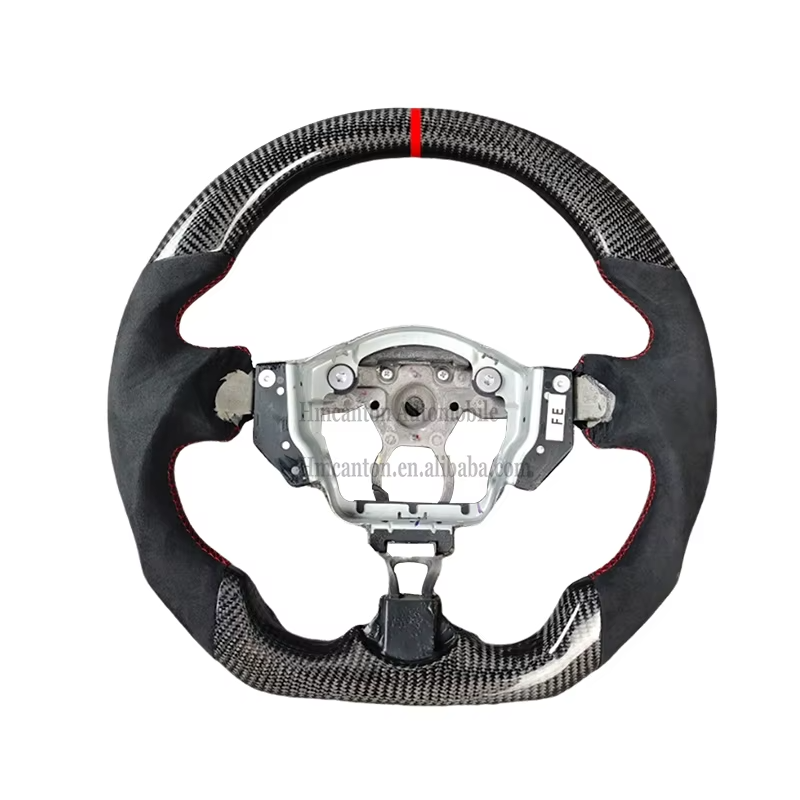 FX35 + Alcantara + fibra de carbono + rayas rojas + costuras Rojas