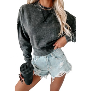 KY Femmes Noir À Manches Longues Col Rond Goutte Épaule Blouse Bleu <span class=keywords><strong>Jean</strong></span> Shorts Deux Pièces Ensemble Jorts - Product Image 2