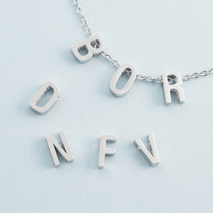 Cuentas Espaciadoras de Letras y Números Deslizantes de Acero Inoxidable Metálico 3D Más Vendidas en 2022 para Pulseras y Collares DIY - Product Image 6