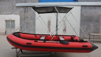 Bateau pneumatique de sauvetage de 3,3 à 4,8 mètres pouvant accueillir 5 à 8 personnes, adapté à la navigation en lac, rivière et en mer ouverte.
